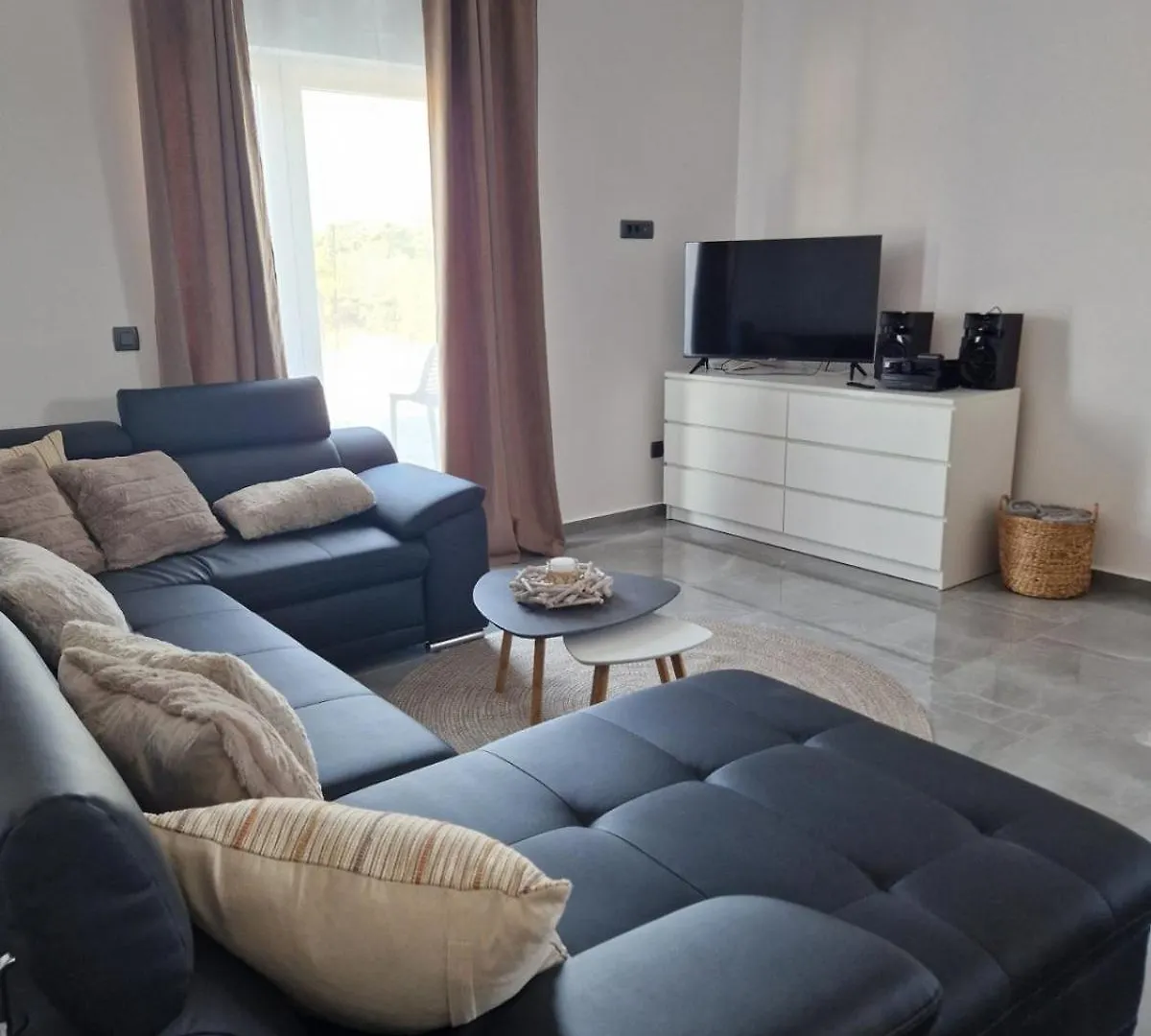 Villa Jani 0*, Donja Jagodnja