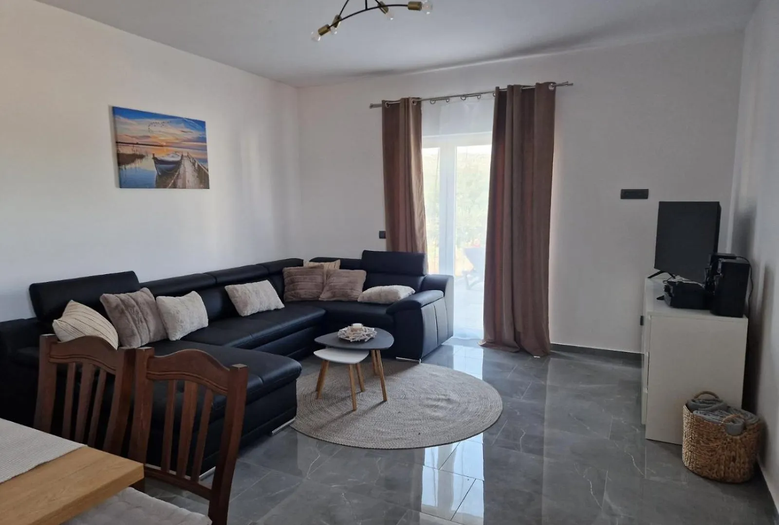 Villa Jani 0*, Donja Jagodnja